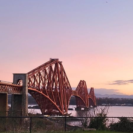노스퀸스페리 Three Bridges Waterfront 빌라 외부 사진