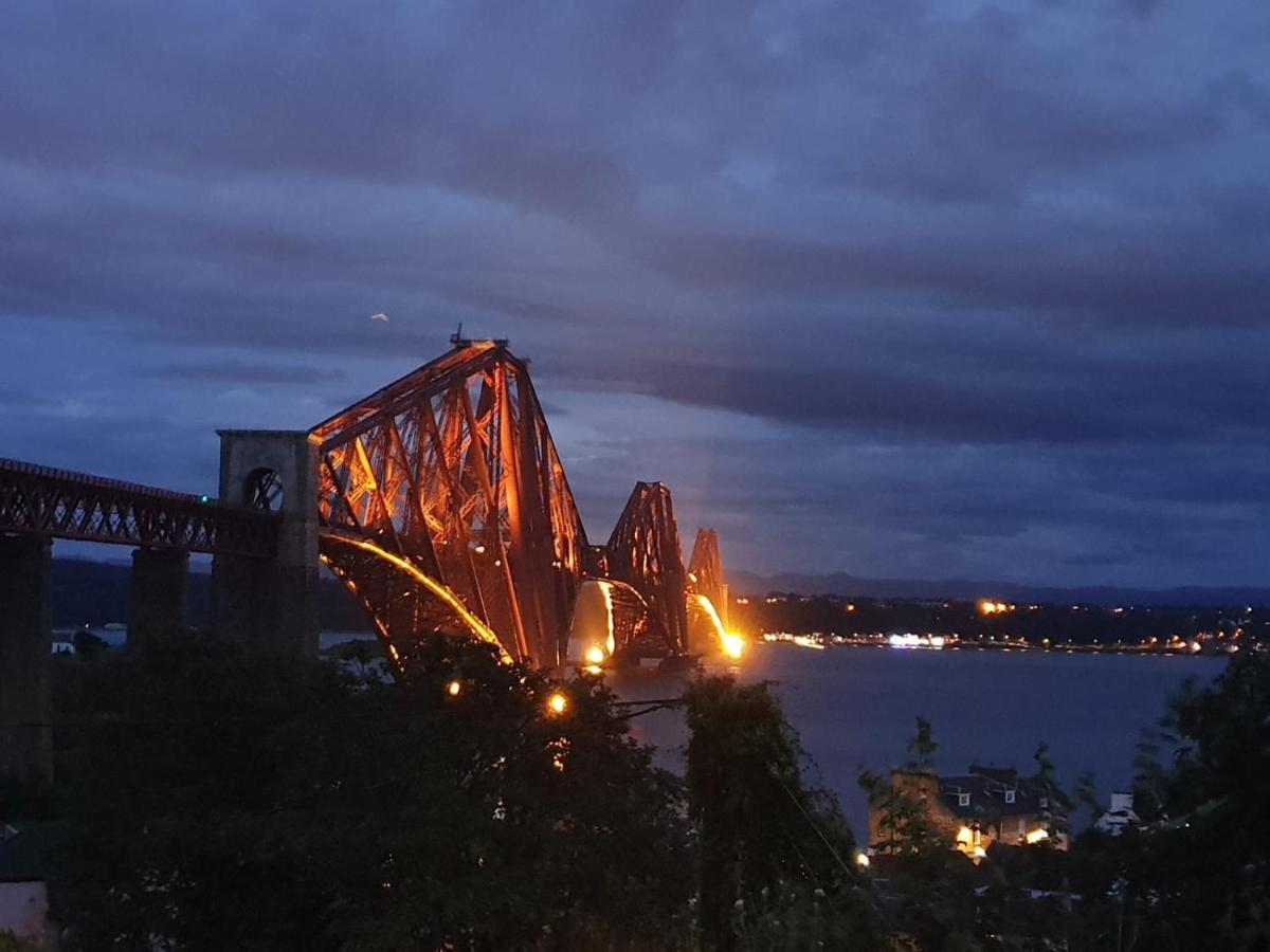 노스퀸스페리 Three Bridges Waterfront 빌라 외부 사진