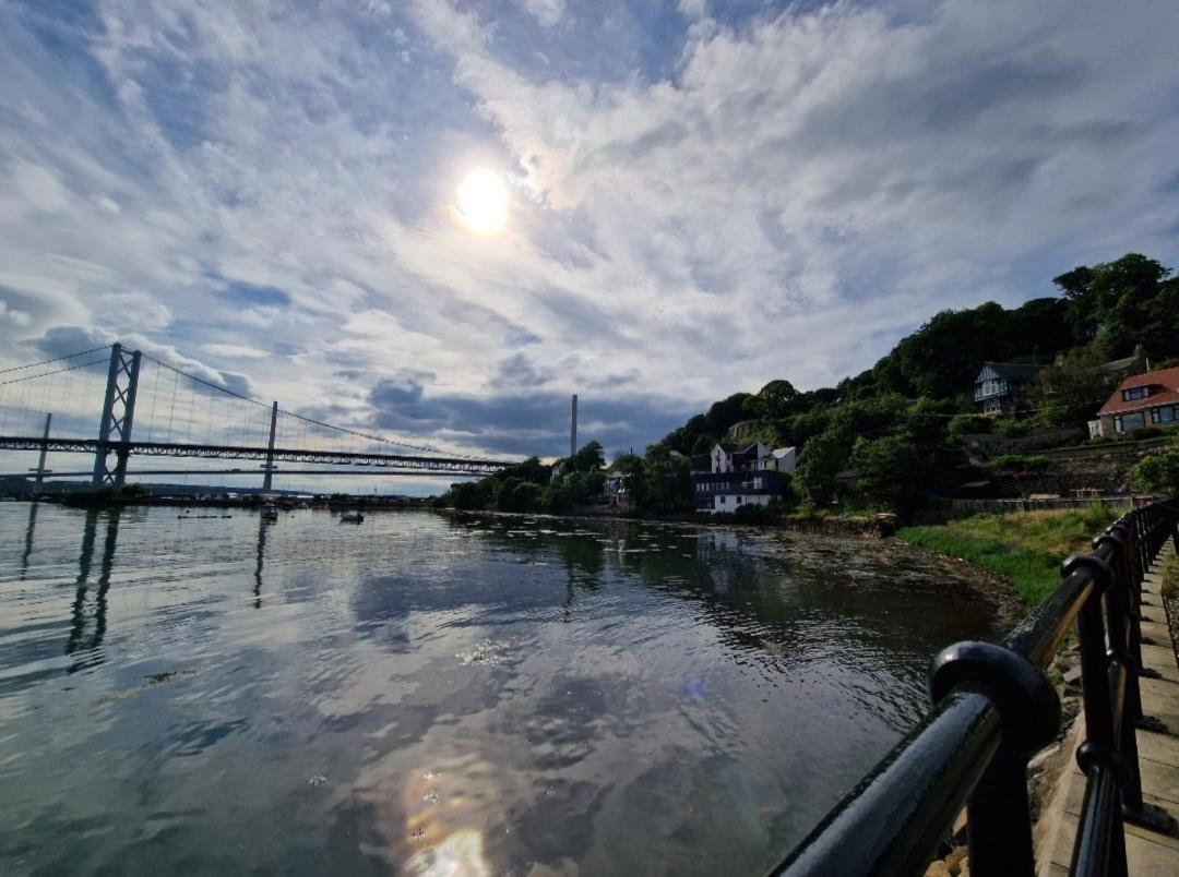 노스퀸스페리 Three Bridges Waterfront 빌라 외부 사진