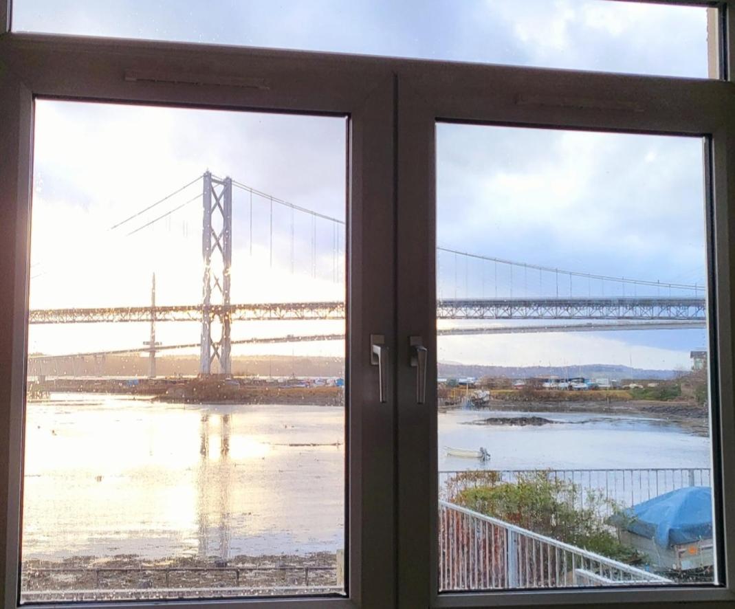 노스퀸스페리 Three Bridges Waterfront 빌라 외부 사진