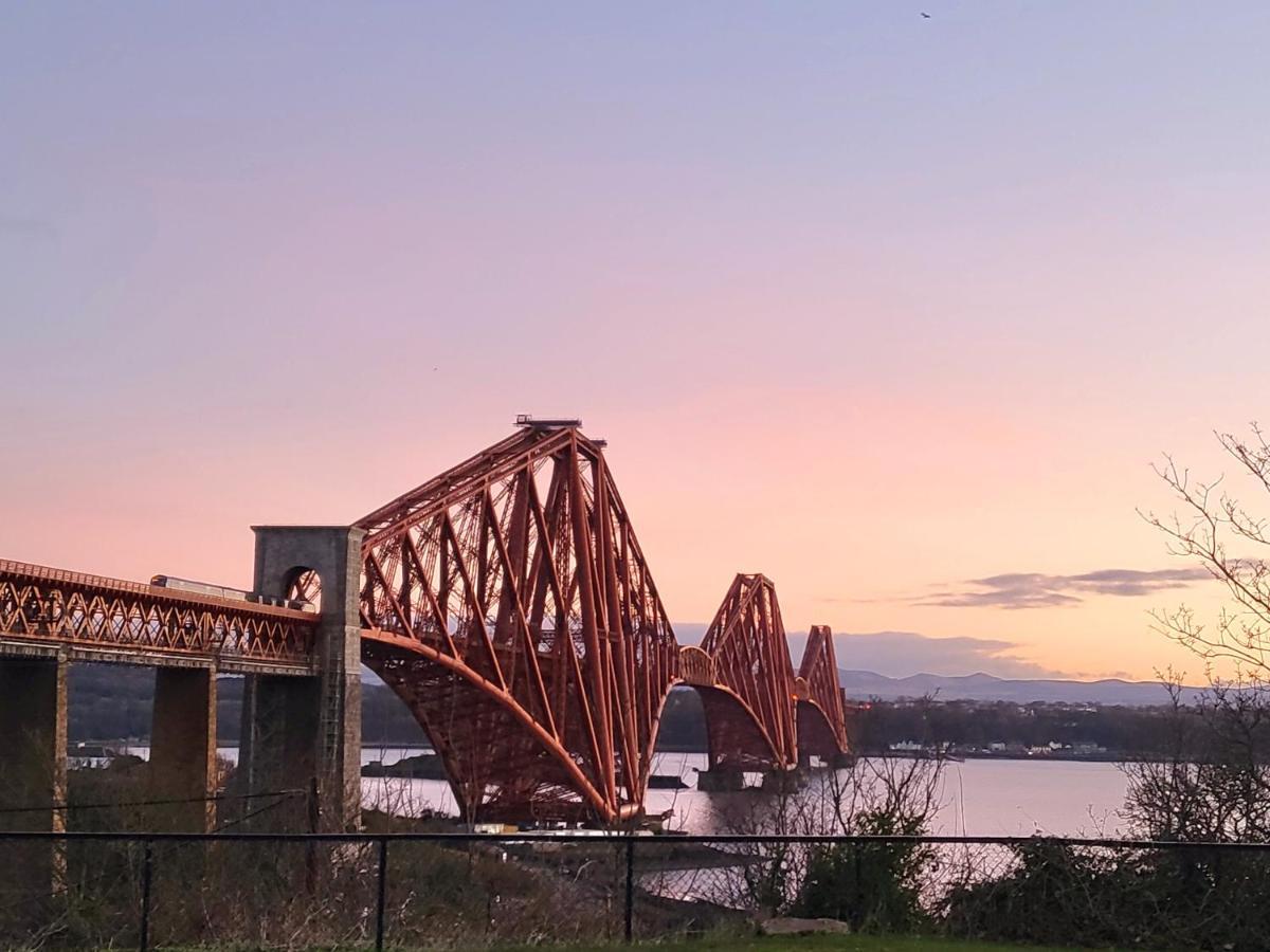 노스퀸스페리 Three Bridges Waterfront 빌라 외부 사진