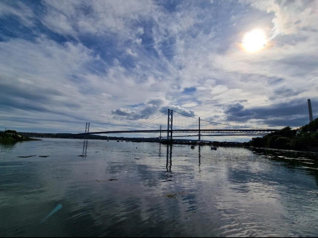 노스퀸스페리 Three Bridges Waterfront 빌라 외부 사진