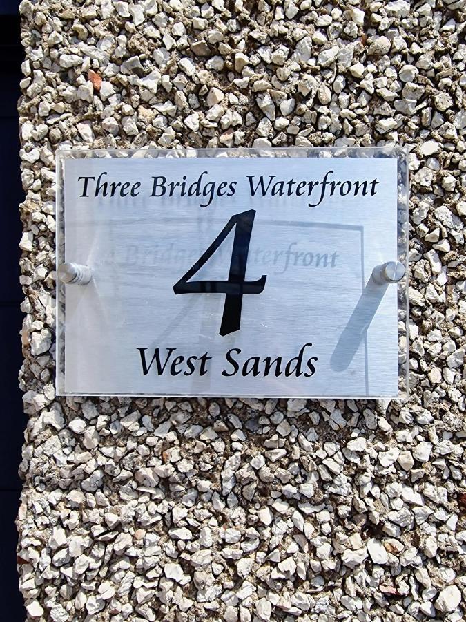 노스퀸스페리 Three Bridges Waterfront 빌라 외부 사진